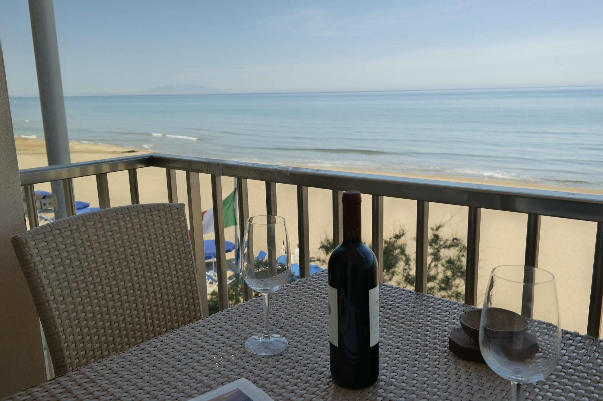 Hotel Villa Lo Scoglietto San Vincenzo Luaran gambar